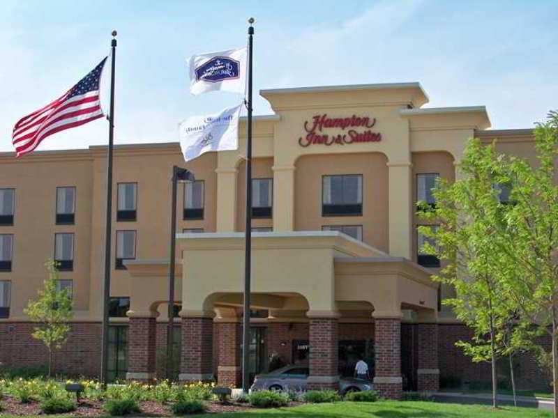 Hampton Inn & Suites Chicago - Libertyville Exterior photo
